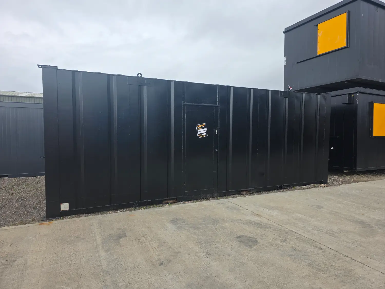 24ft Open Plan Cabin (Black)