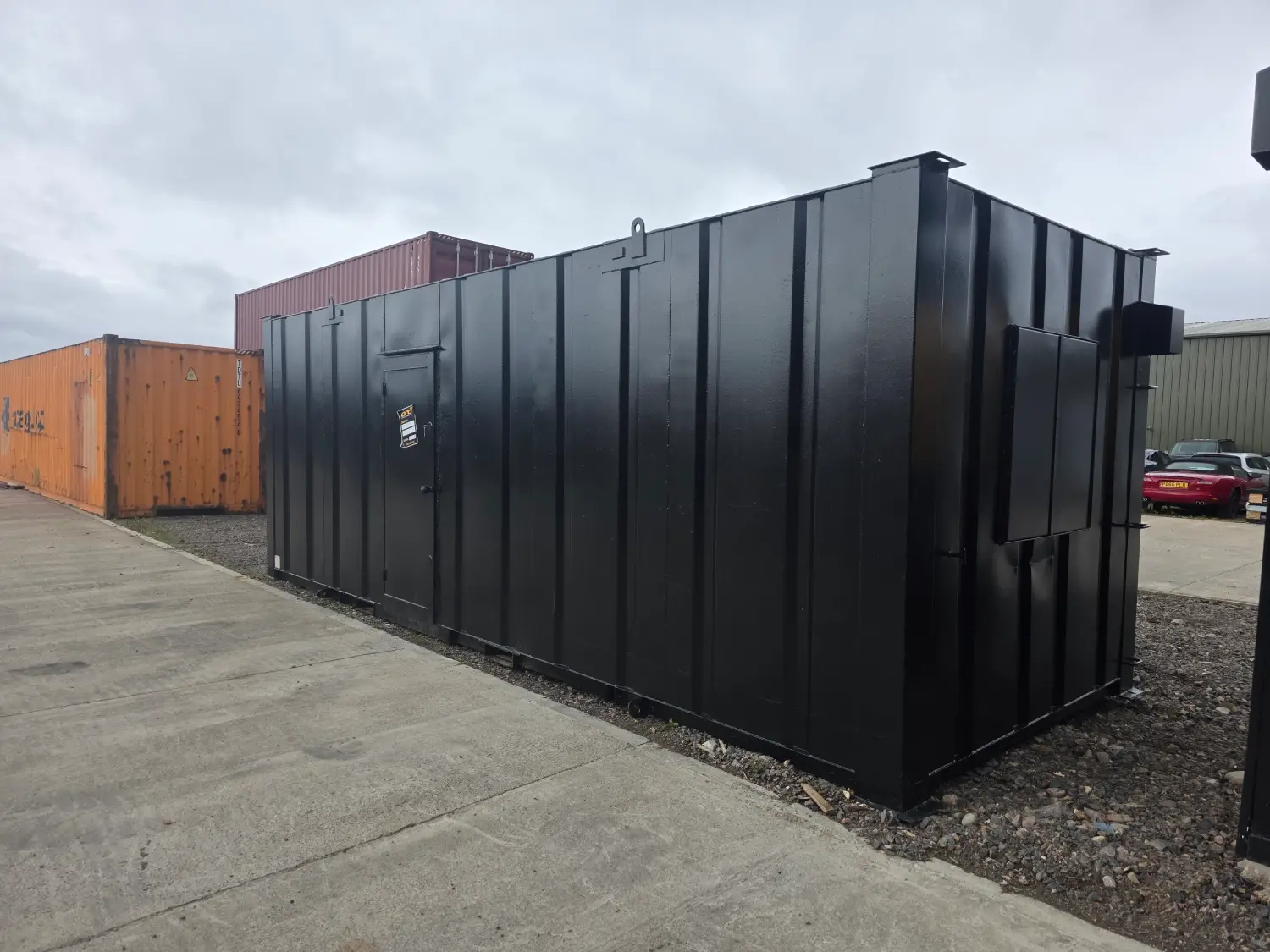 24ft Open Plan Cabin (Black) - Image 2