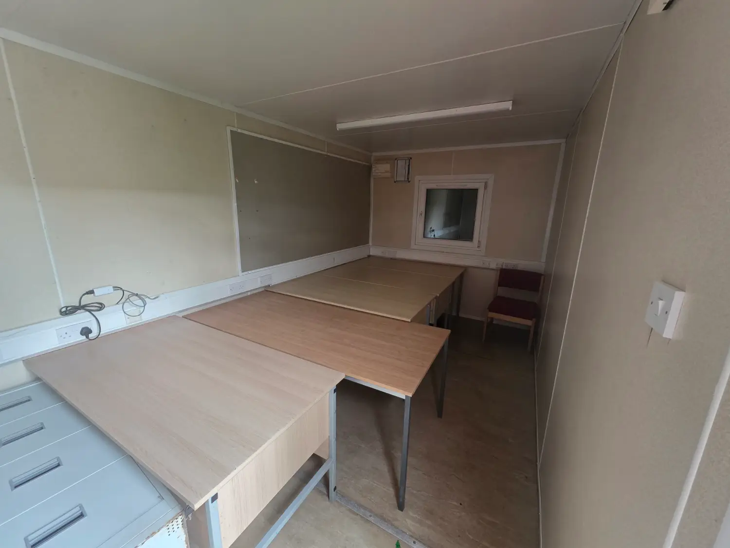 24ft Open Plan Cabin (Black) - Image 3