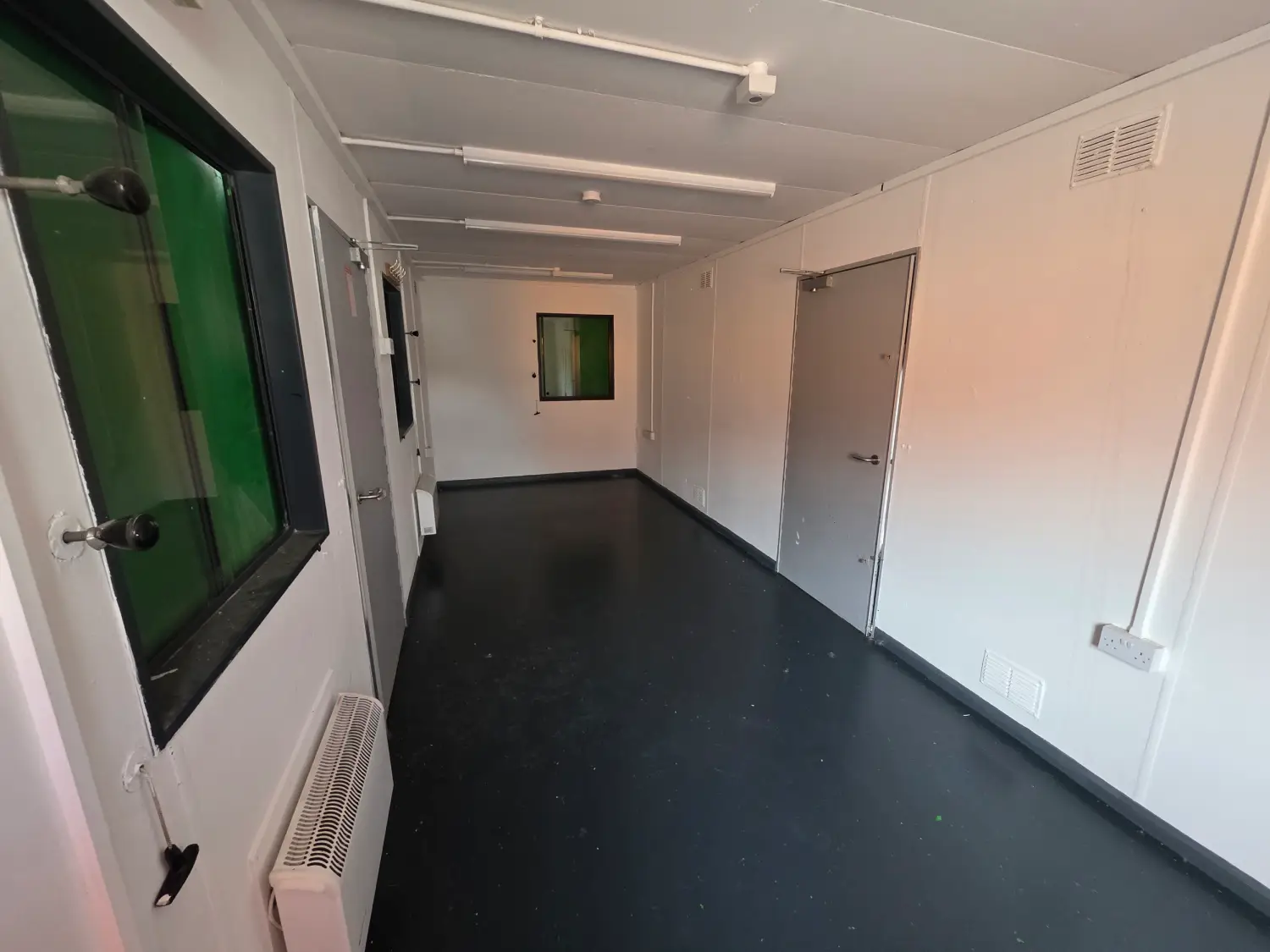 24ft Open Plan Cabin