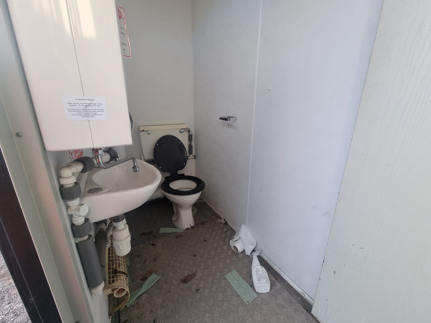 Ex-Hire 2+1 Toilet Block (Blue)