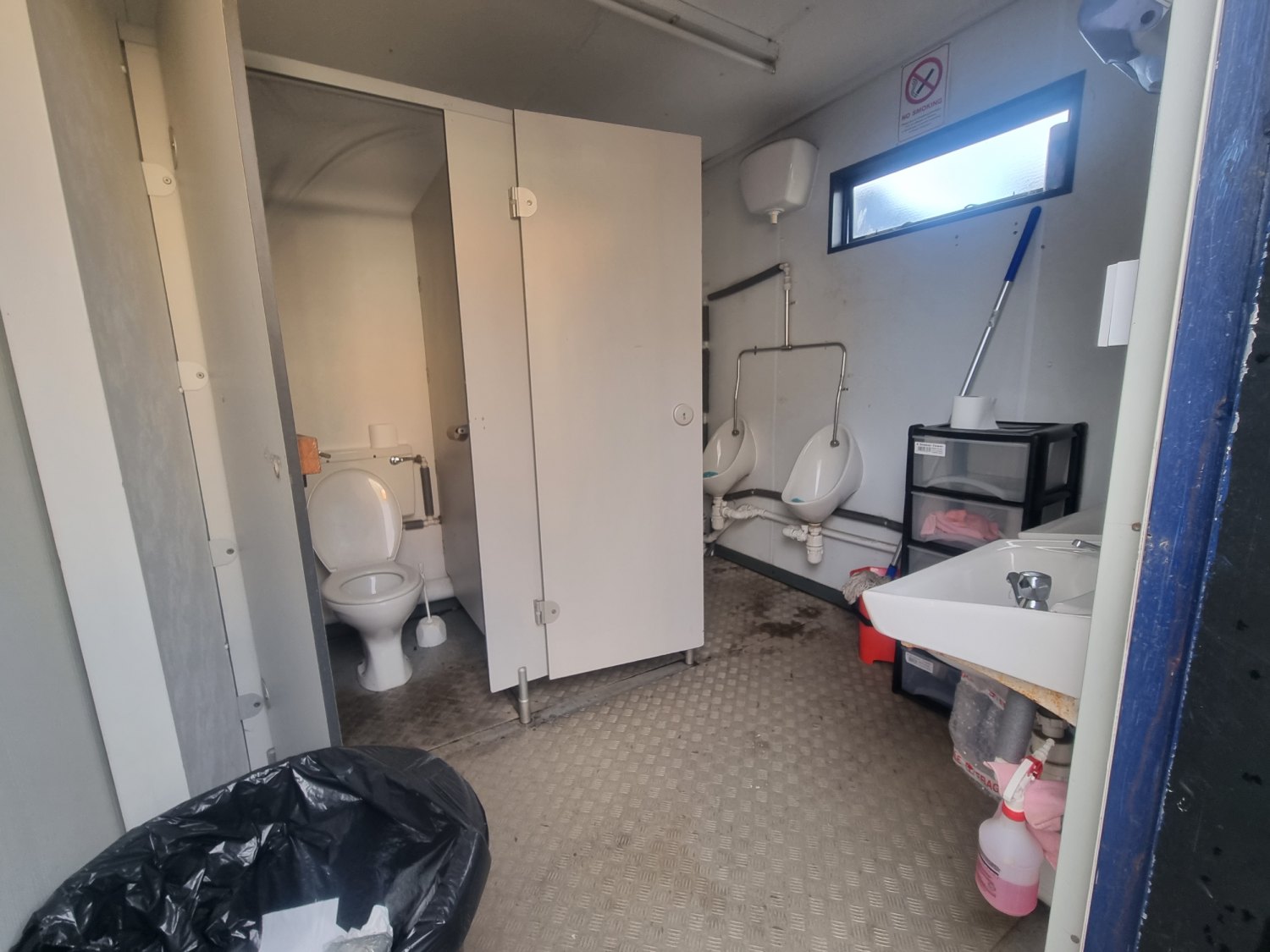 Ex-Hire 2+1 Toilet Block (Blue) - Image 4