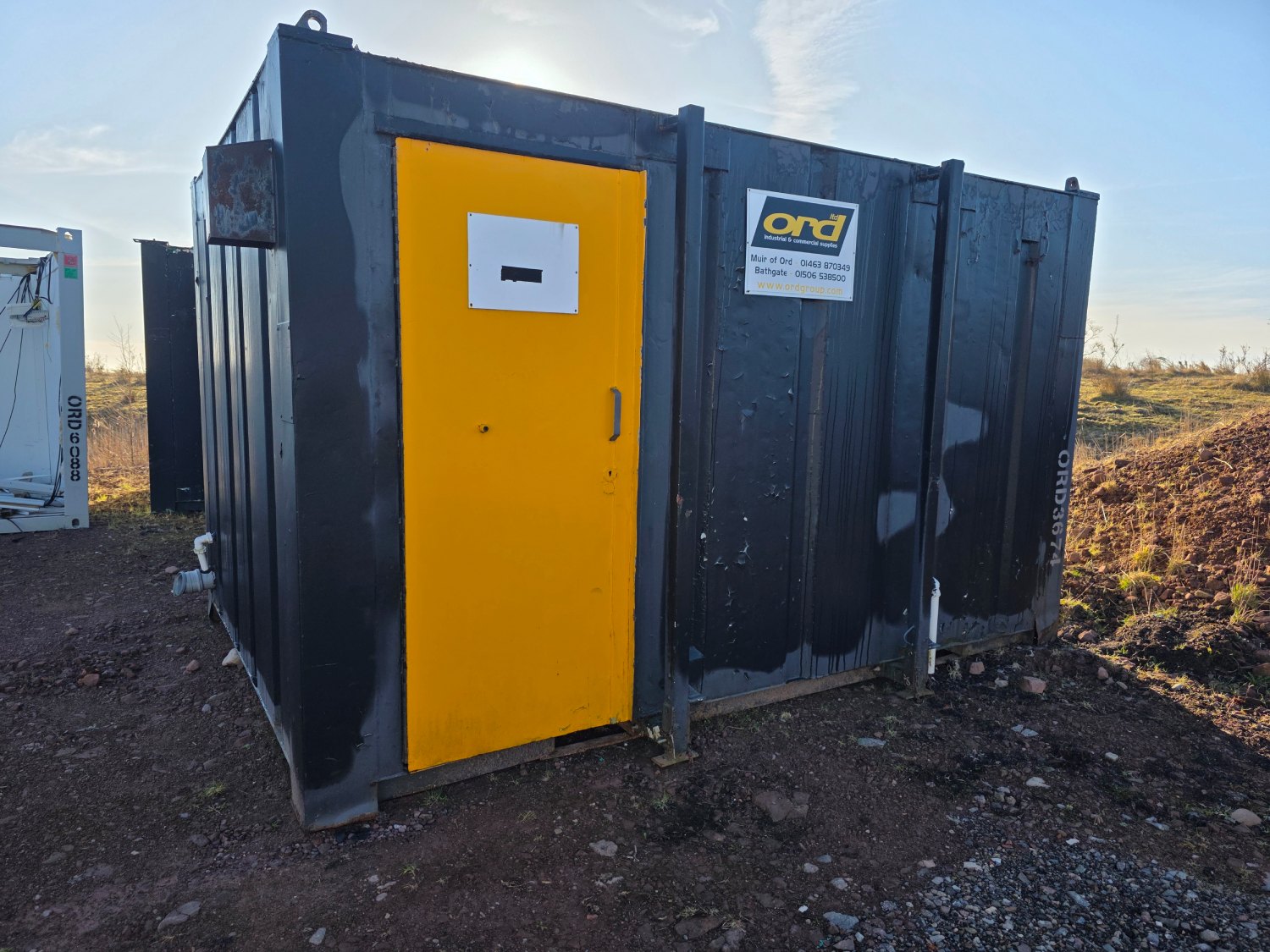 Ex-Hire 2+1 Toilet Block - ORD3674