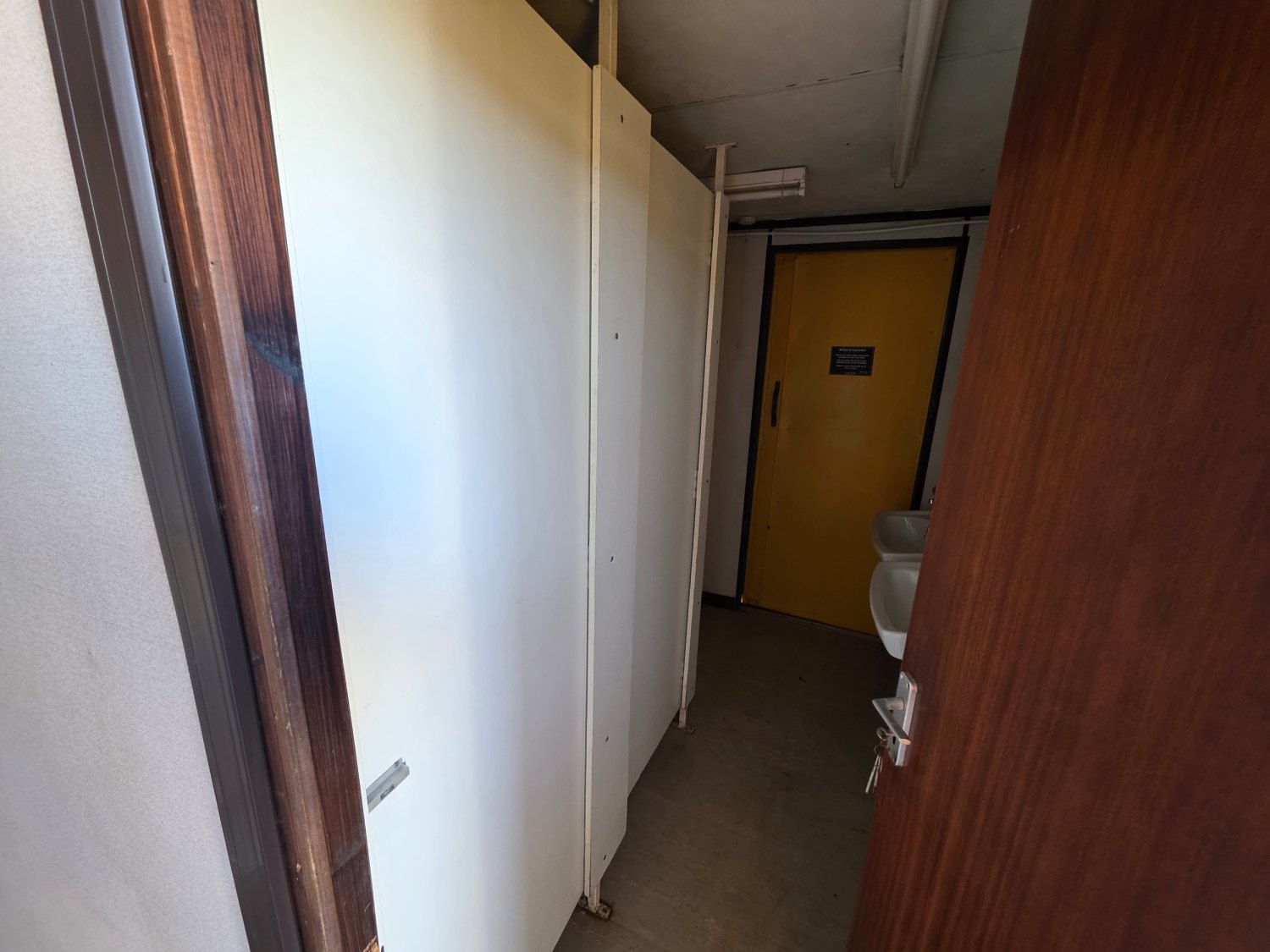 Ex-Hire 2+1 Toilet Block - ORD3674