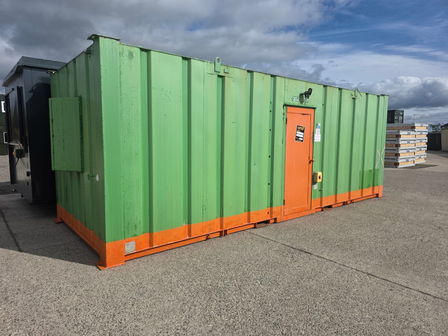 Ex-Hire 24ft Twin Sleeper