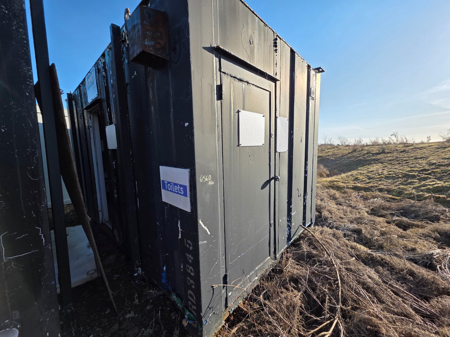 Ex-hire 3+1 Toilet Block - ORD3845